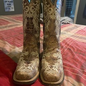 Womens corral boots size 9